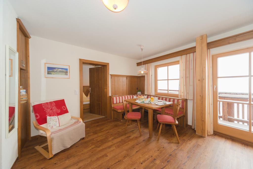 Gloesalm Appartement Ramsau am Dachstein Kamer foto